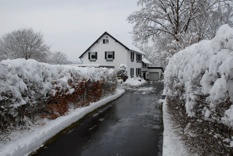 Einfahrt Haus